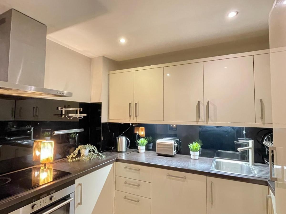 Modern Stylish With Free Parking *